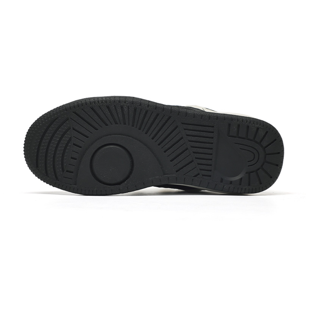 Retro Chinese Fashion Stitching Sneaker
