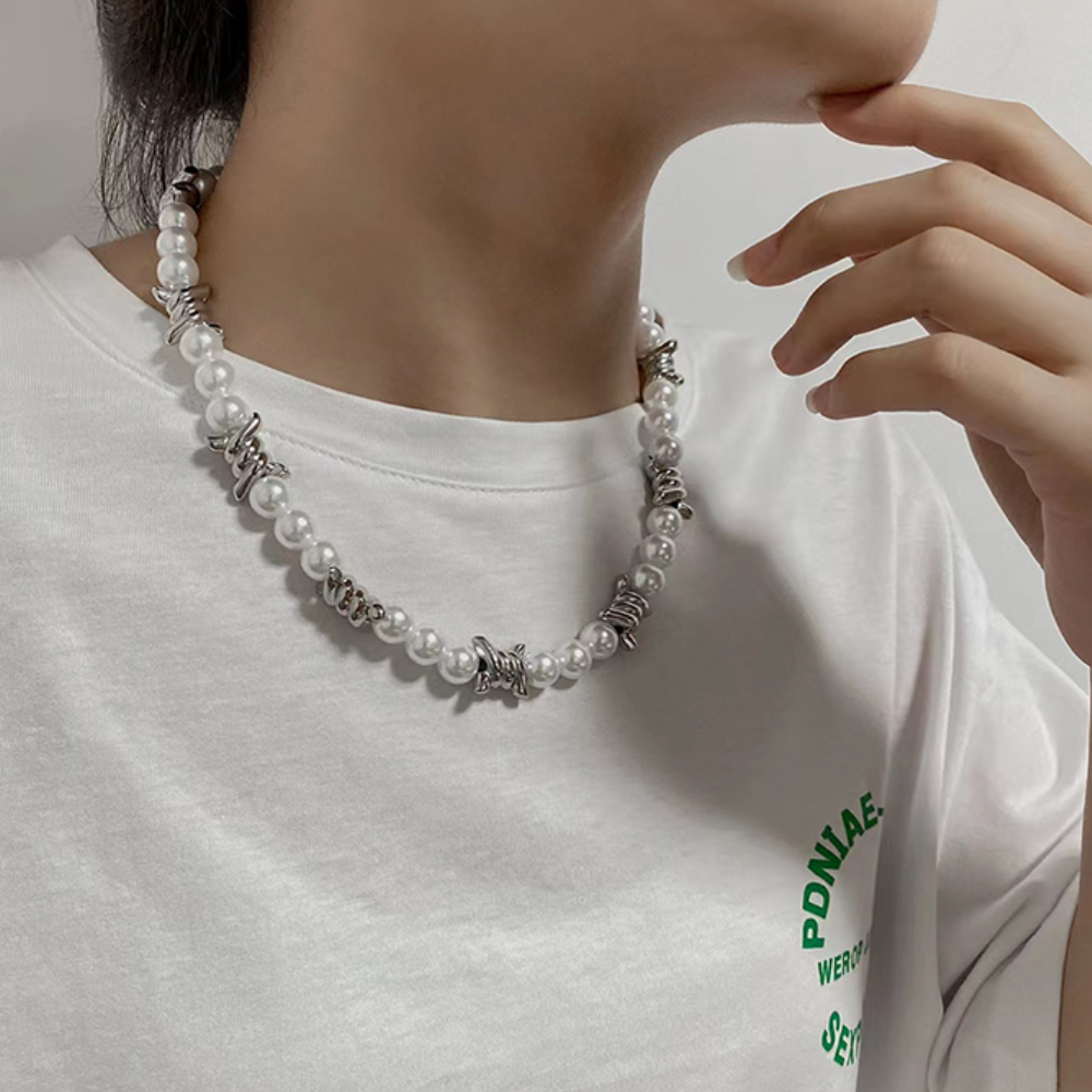 Punk Big Pearl Thorns Necklace